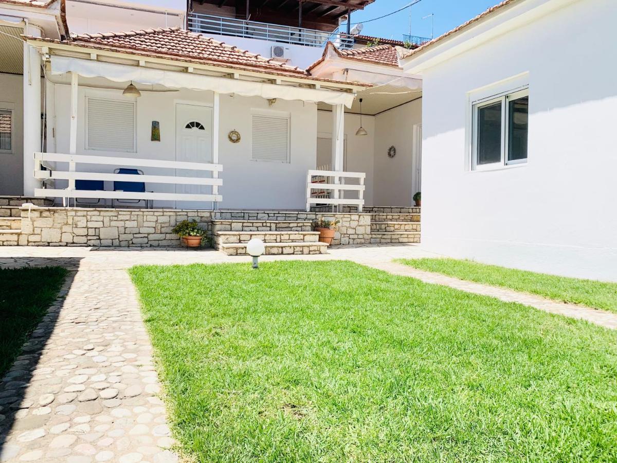 Seaside Bungalows Petalidi Bagian luar foto