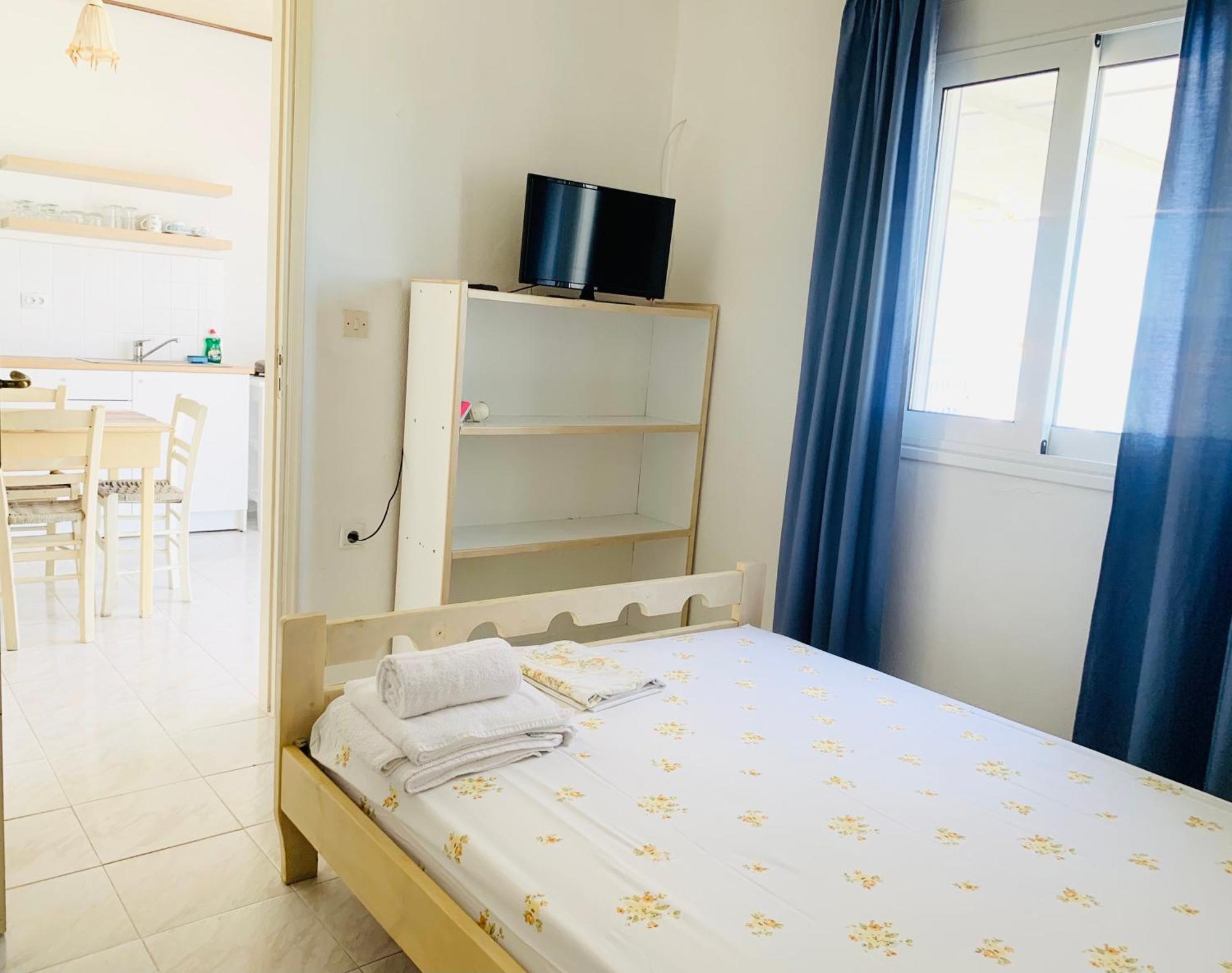 Seaside Bungalows Petalidi Bagian luar foto