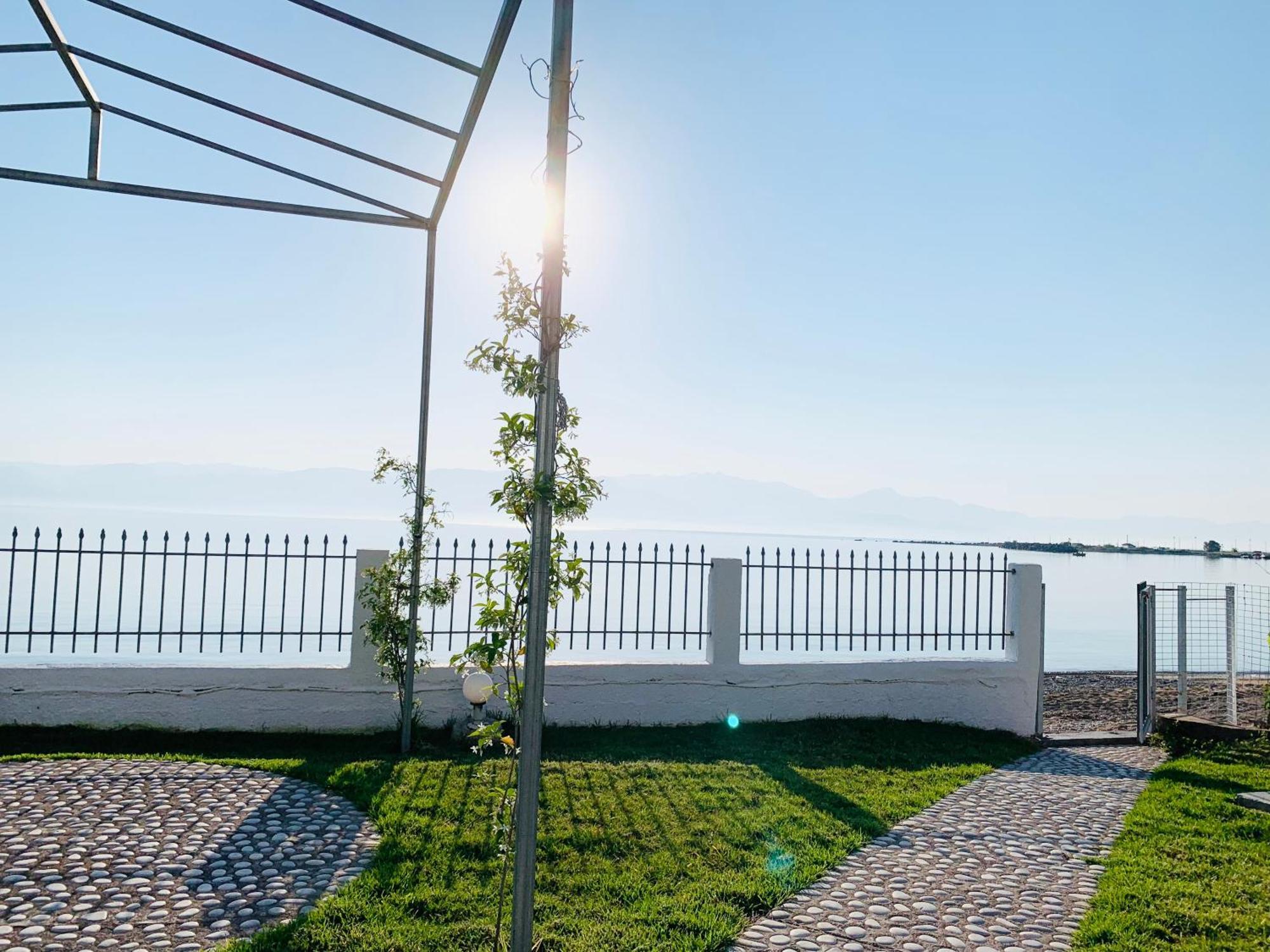 Seaside Bungalows Petalidi Bagian luar foto